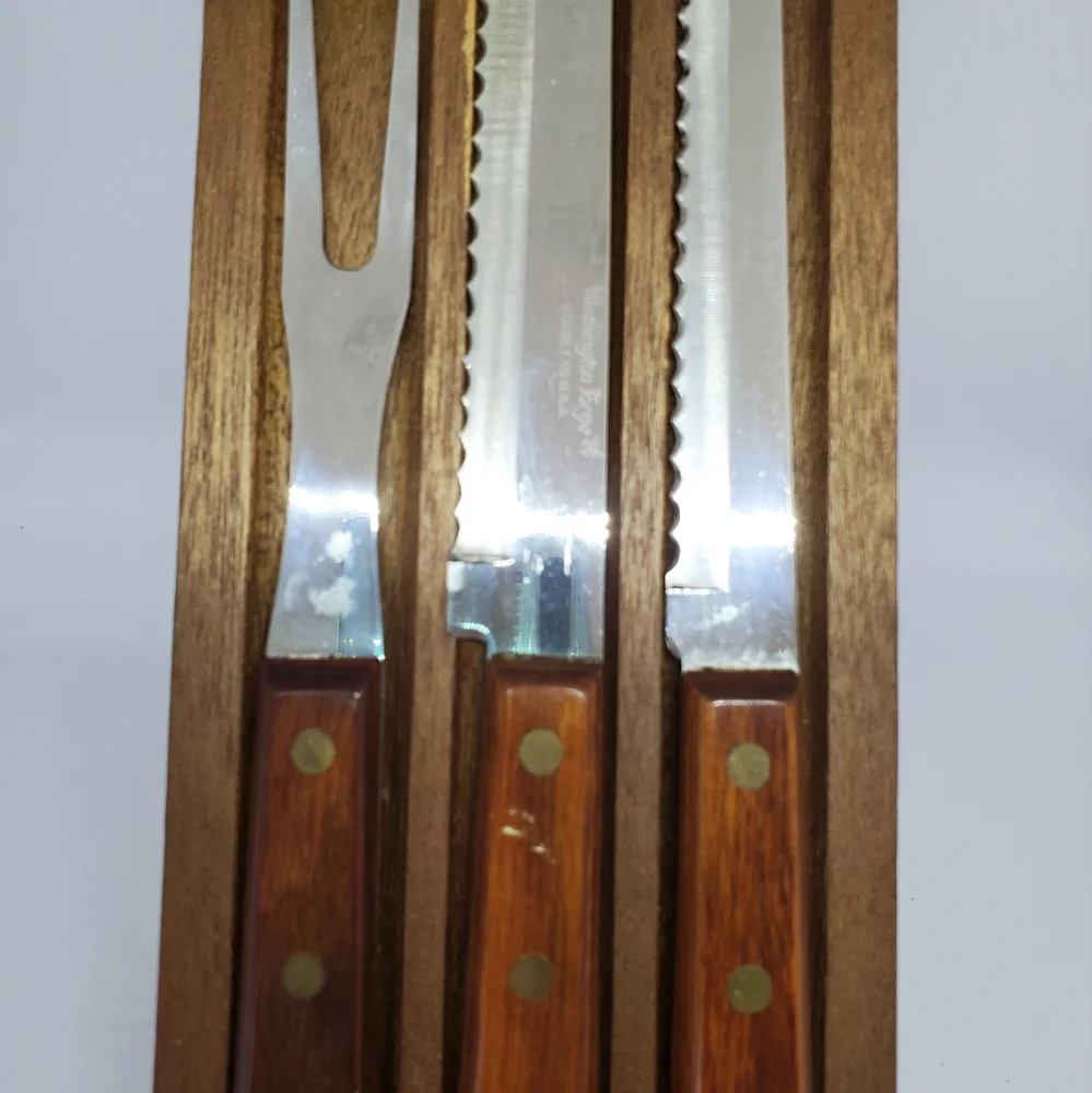 Vintage 4-PC. Washington Forge, Inc. Cutlery Set with Hardwood Holder Set
